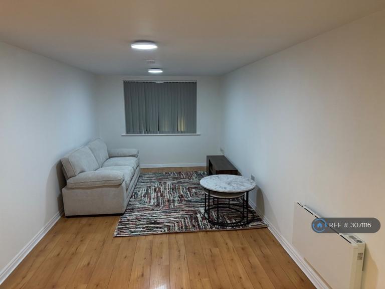 Flat Woodholme Court in Liverpool