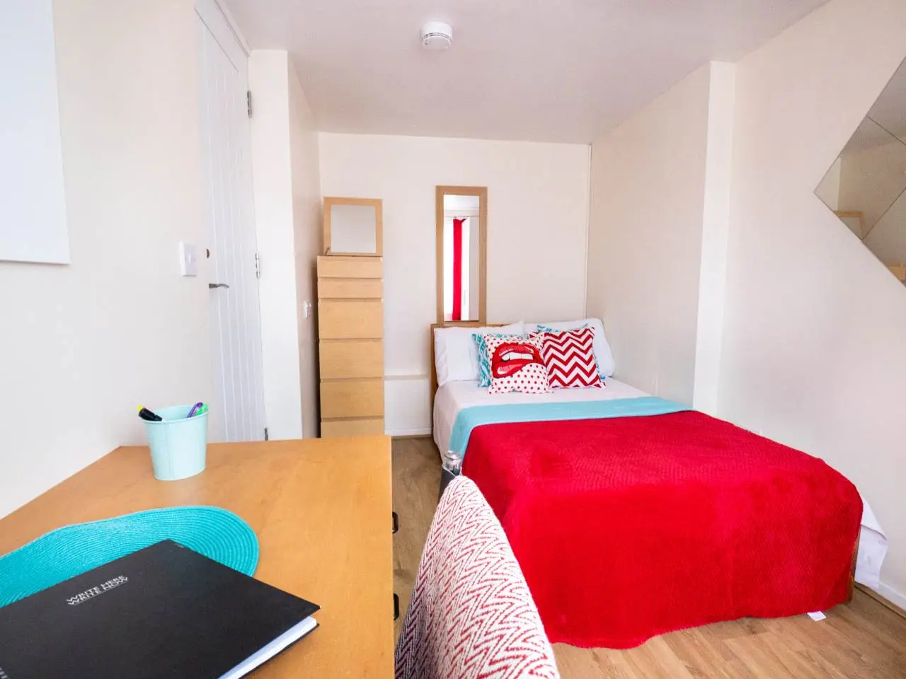 Room Ulcombe Gardens in Canterbury