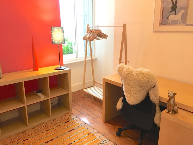 Room Fulham Road in Greater London