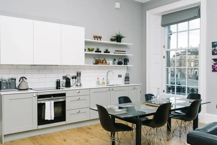Flat Torphichen Street in City of Edinburgh