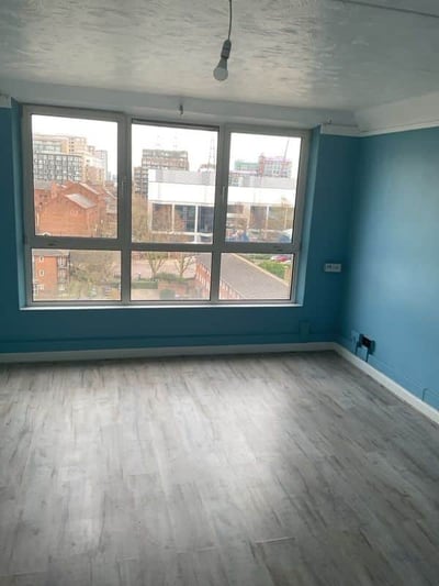 Room Tiller Road in Greater London