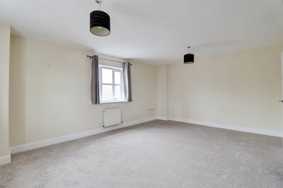 Flat Priory Road in Chelmsford