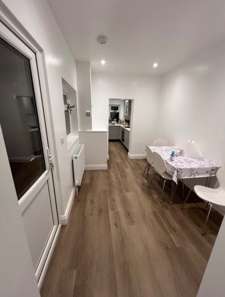 Room Liberty Avenue in Greater London