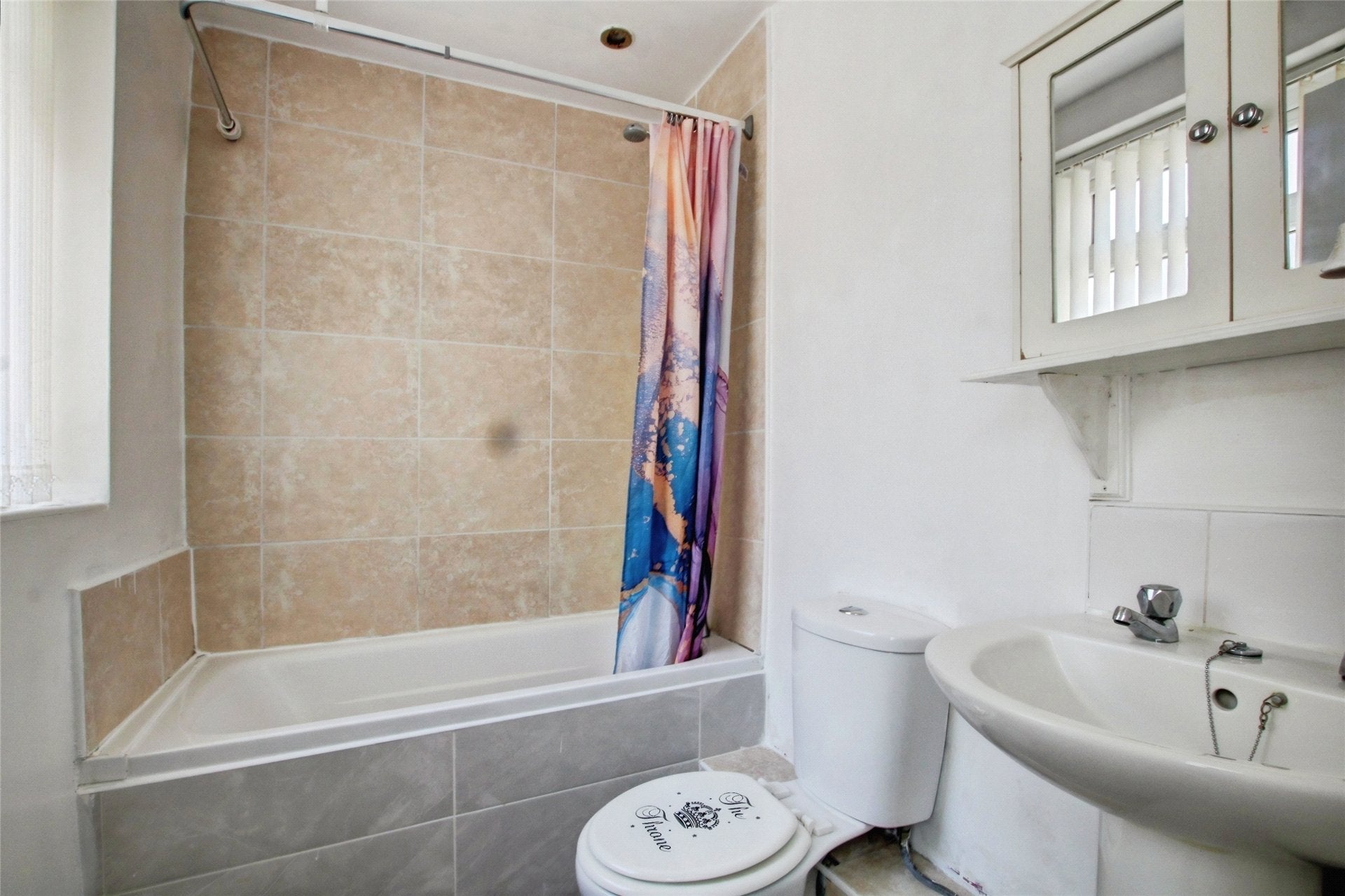 House Henley Gardens in Consett