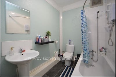 Room Delph Lane in Leeds