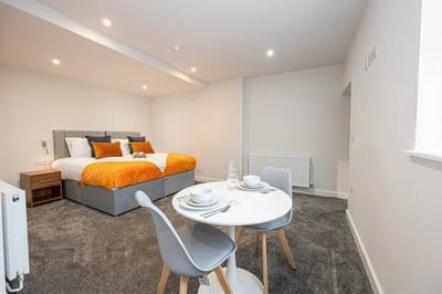 Flat Clarendon Road in Lancaster