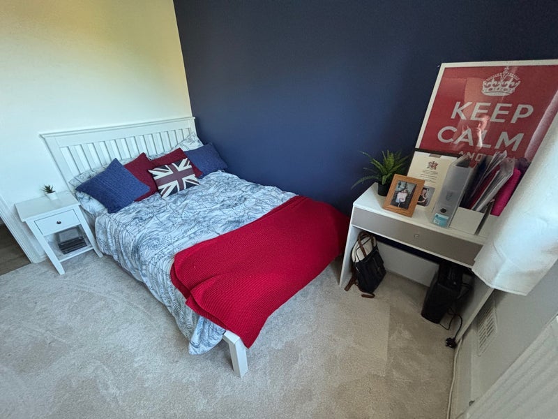 Room O'Leary Drive in Cardiff