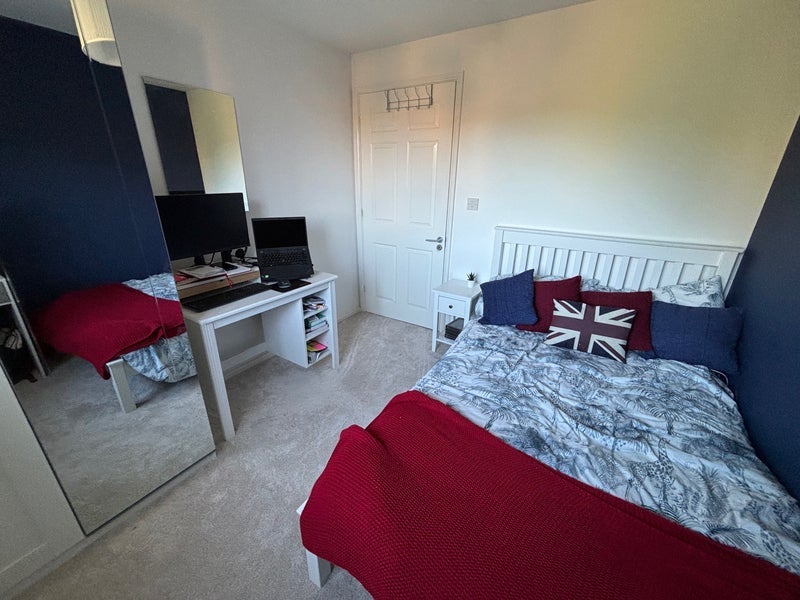 Room O'Leary Drive in Cardiff