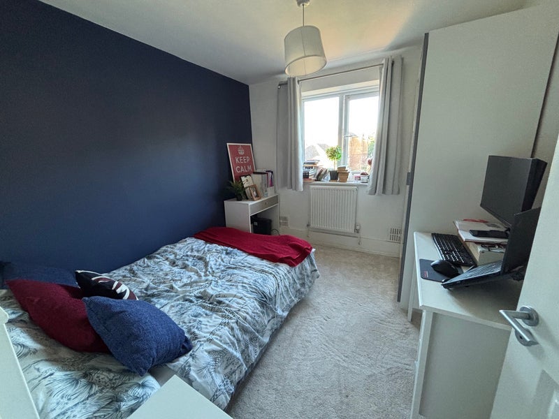 Room O'Leary Drive in Cardiff