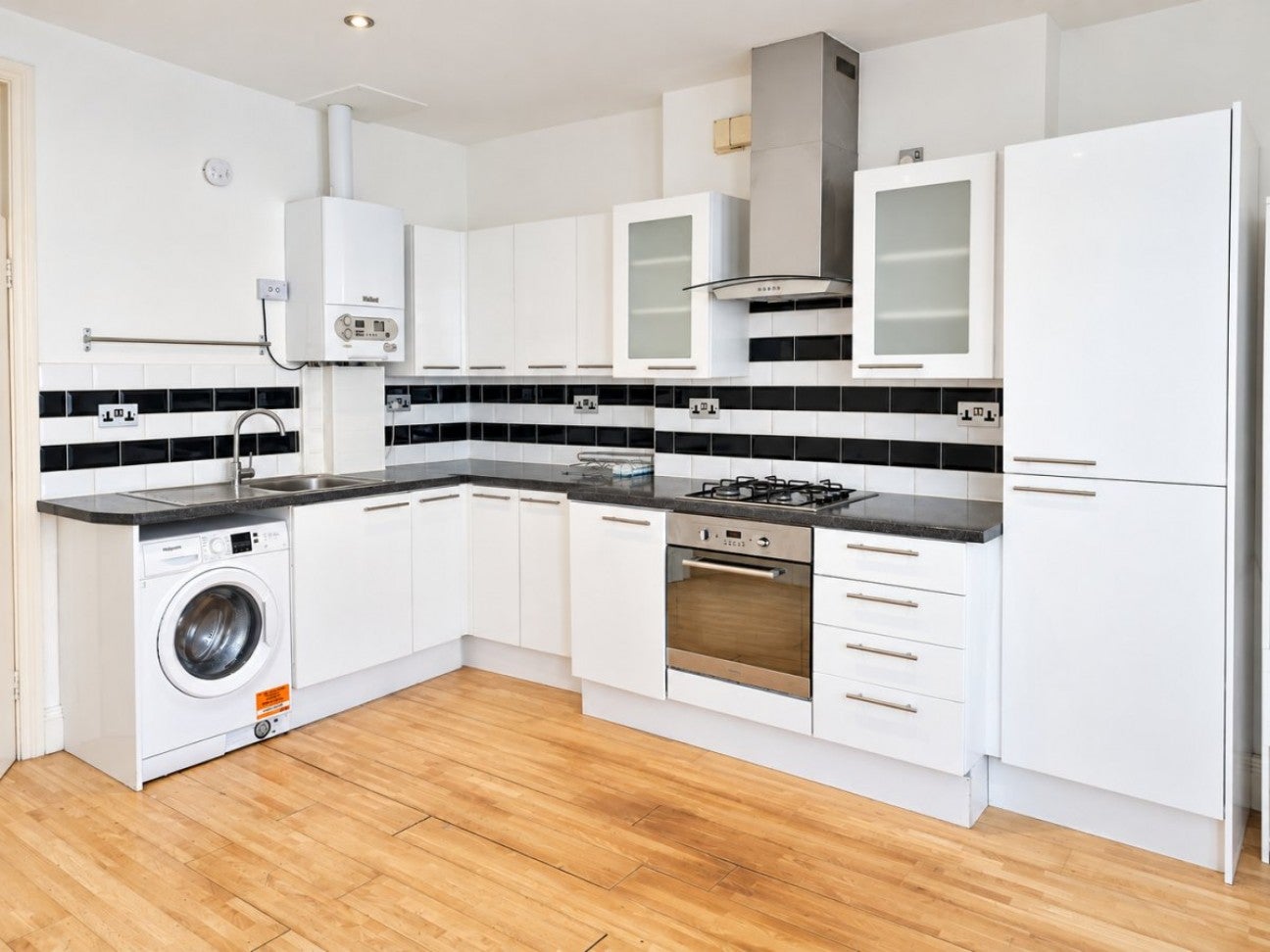 Flat Golders Green Road in Greater London
