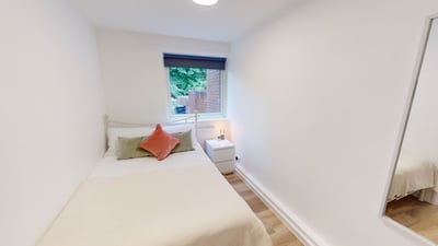 Room Monterey Gardens in Exeter