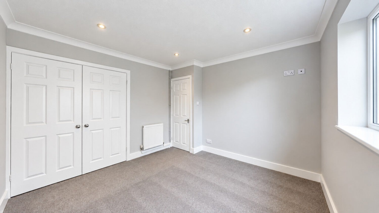 Flat Coombe Hill Crescent in South Oxfordshire
