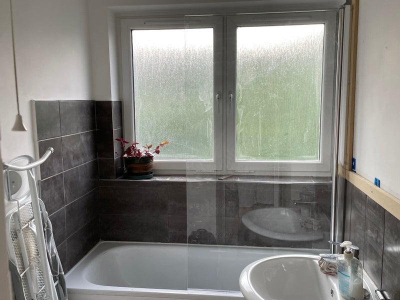 Room Plough Way in Greater London