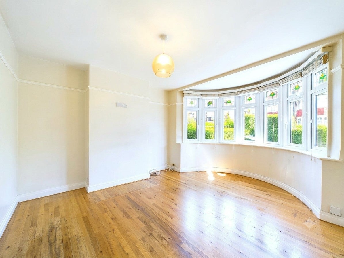 House Queens Walk in Greater London