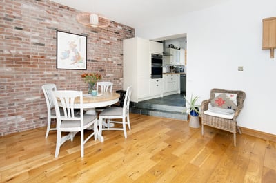 Flat Lower Chapel Court in South Horrington