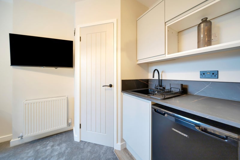 Room Woodbridge Road in Ipswich