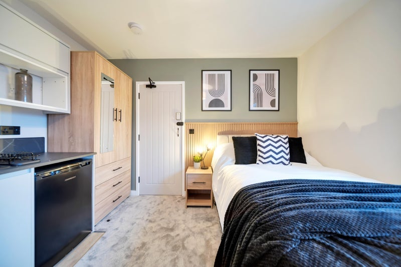 Room Woodbridge Road in Ipswich