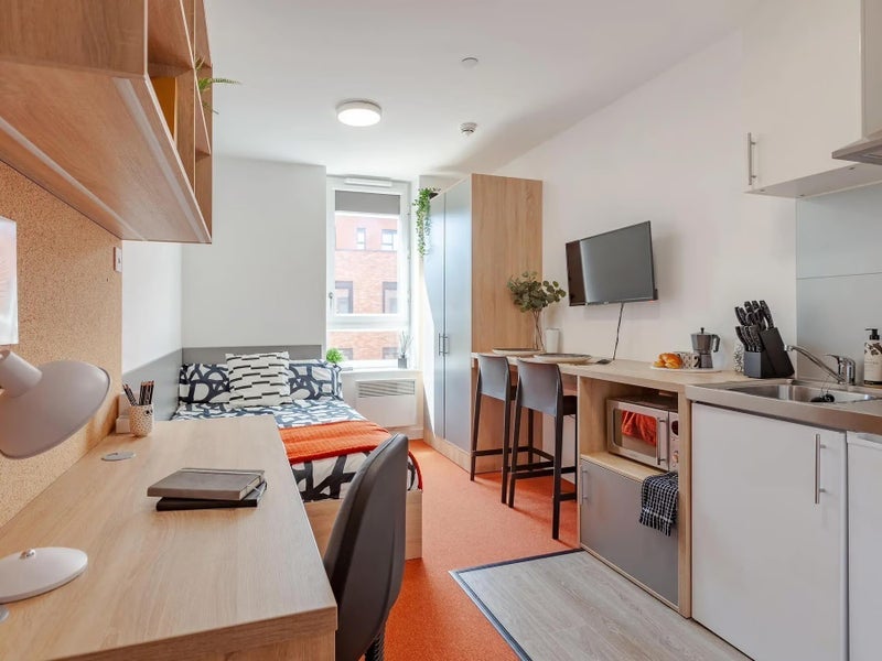 Room Cliveland Street in Birmingham