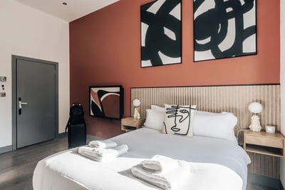 Flat Earl's Court Road in Greater London