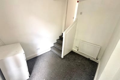 Flat Alexandra Road in Oxton Village