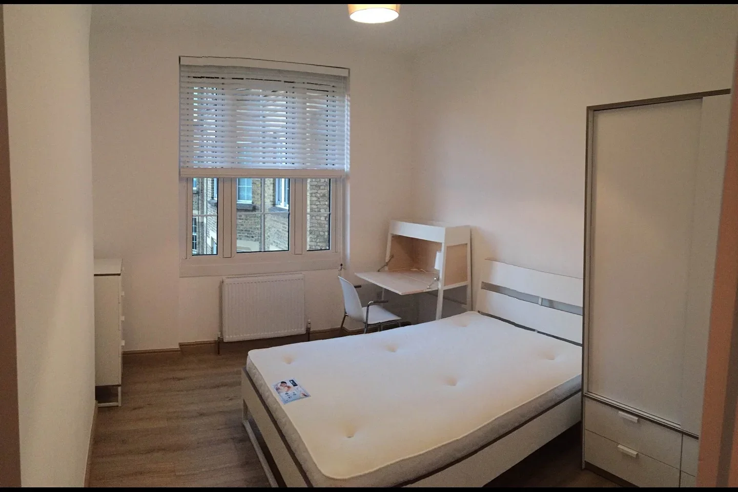 Flat Fair Street in Greater London