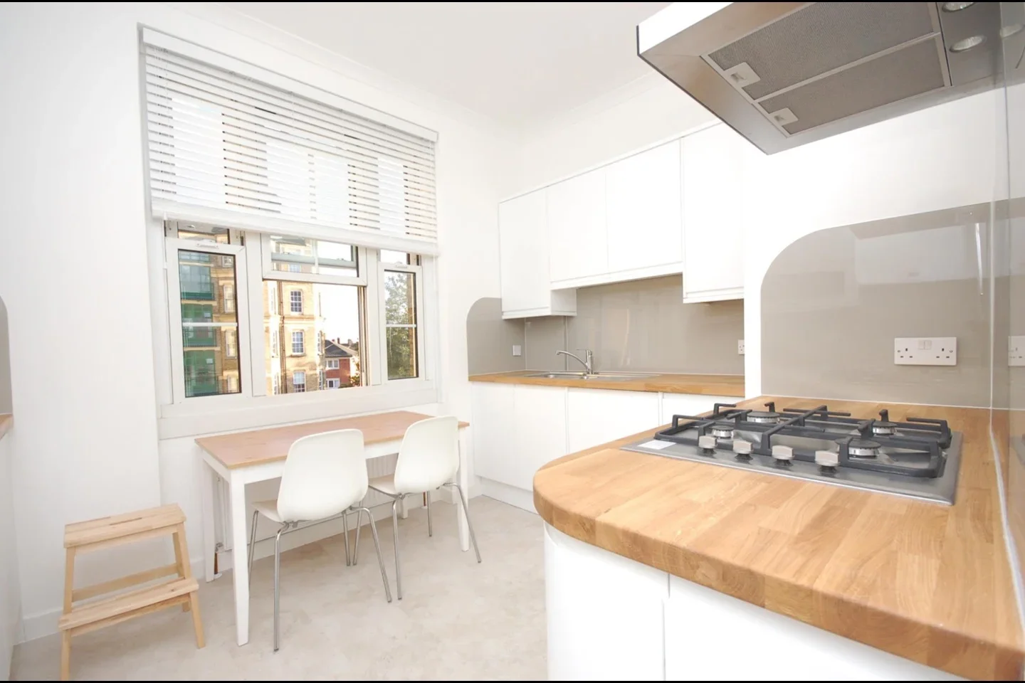 Flat Fair Street in Greater London
