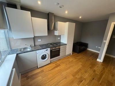 Flat Vaughan Way in Leicester