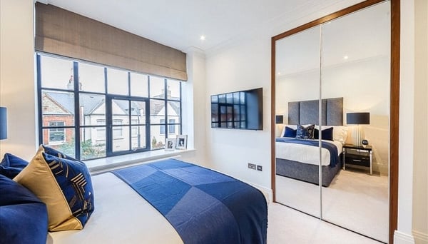 Flat Rainville Road in Greater London