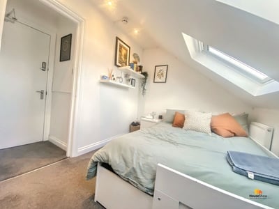 Room Rosebery Avenue in High Wycombe Community Board