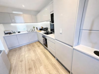 Flat Kestrel Close in Brentwood