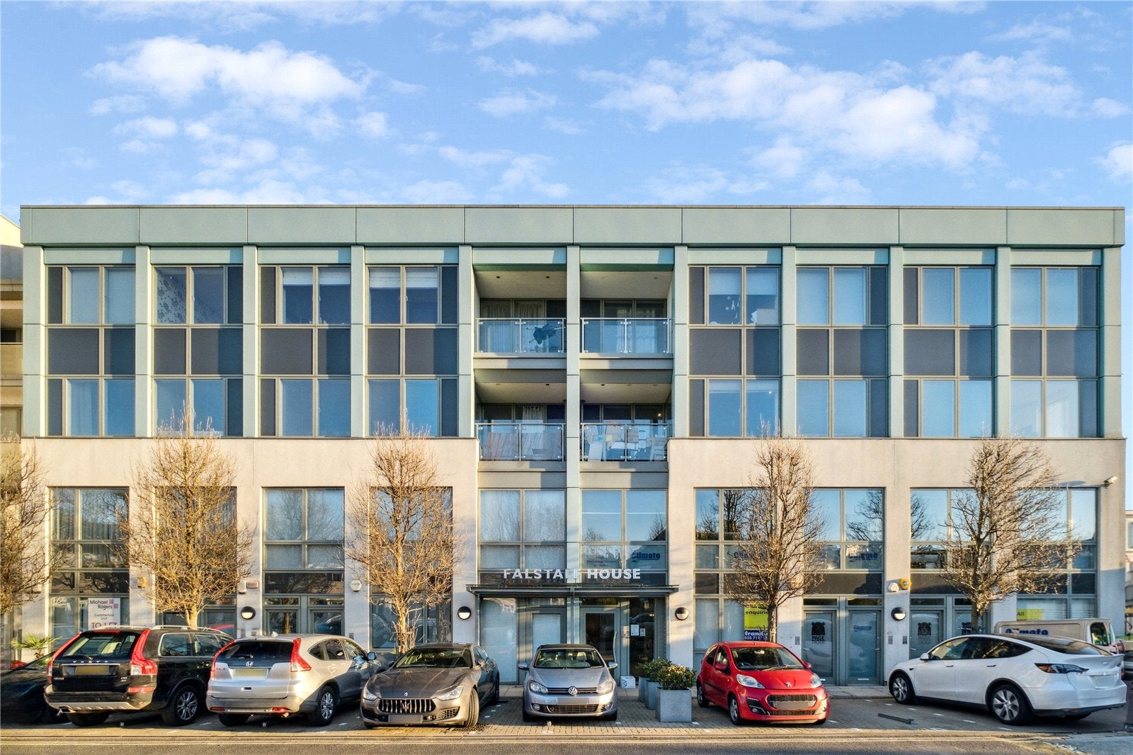 Flat Bardolph Road in Greater London