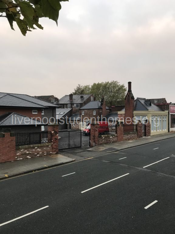 Flat Shaw Street in Liverpool