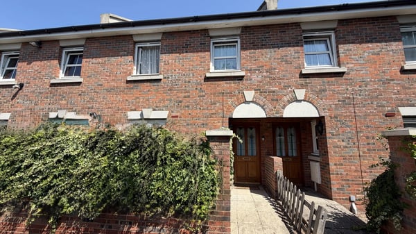 House Waterloo Road in Epsom and Ewell