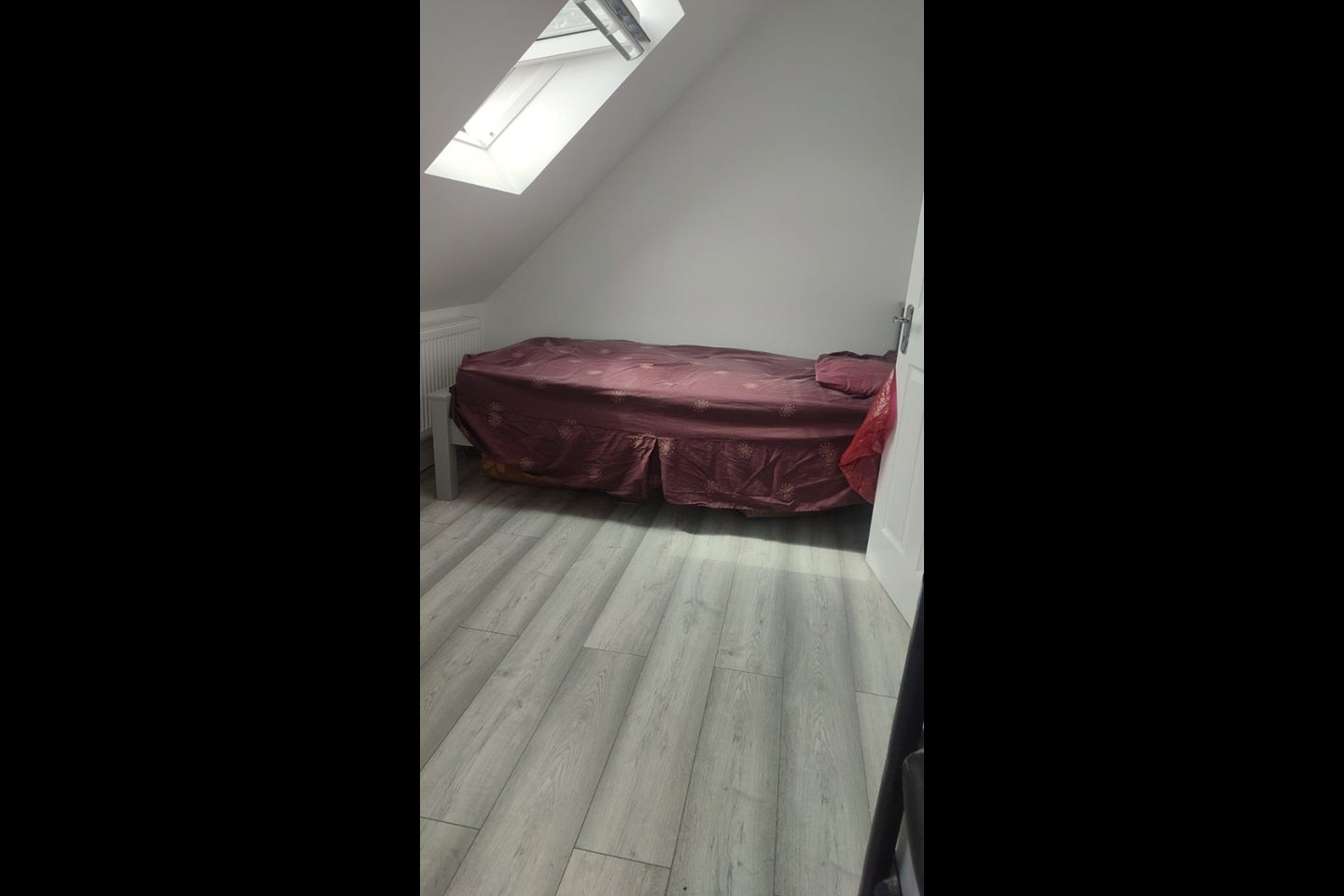 Room Charlton Crescent in Greater London
