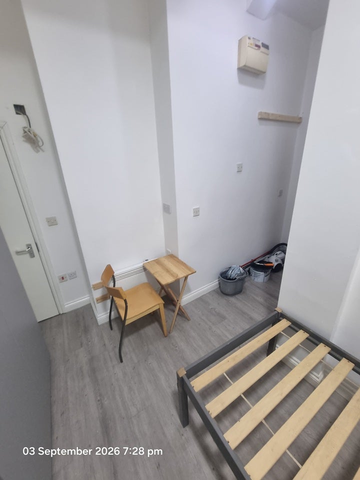 Flat Tamar Way in Greater London