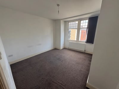 Flat Woodfield Street in Swansea