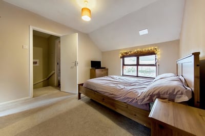 House Grovelands Close in Greater London