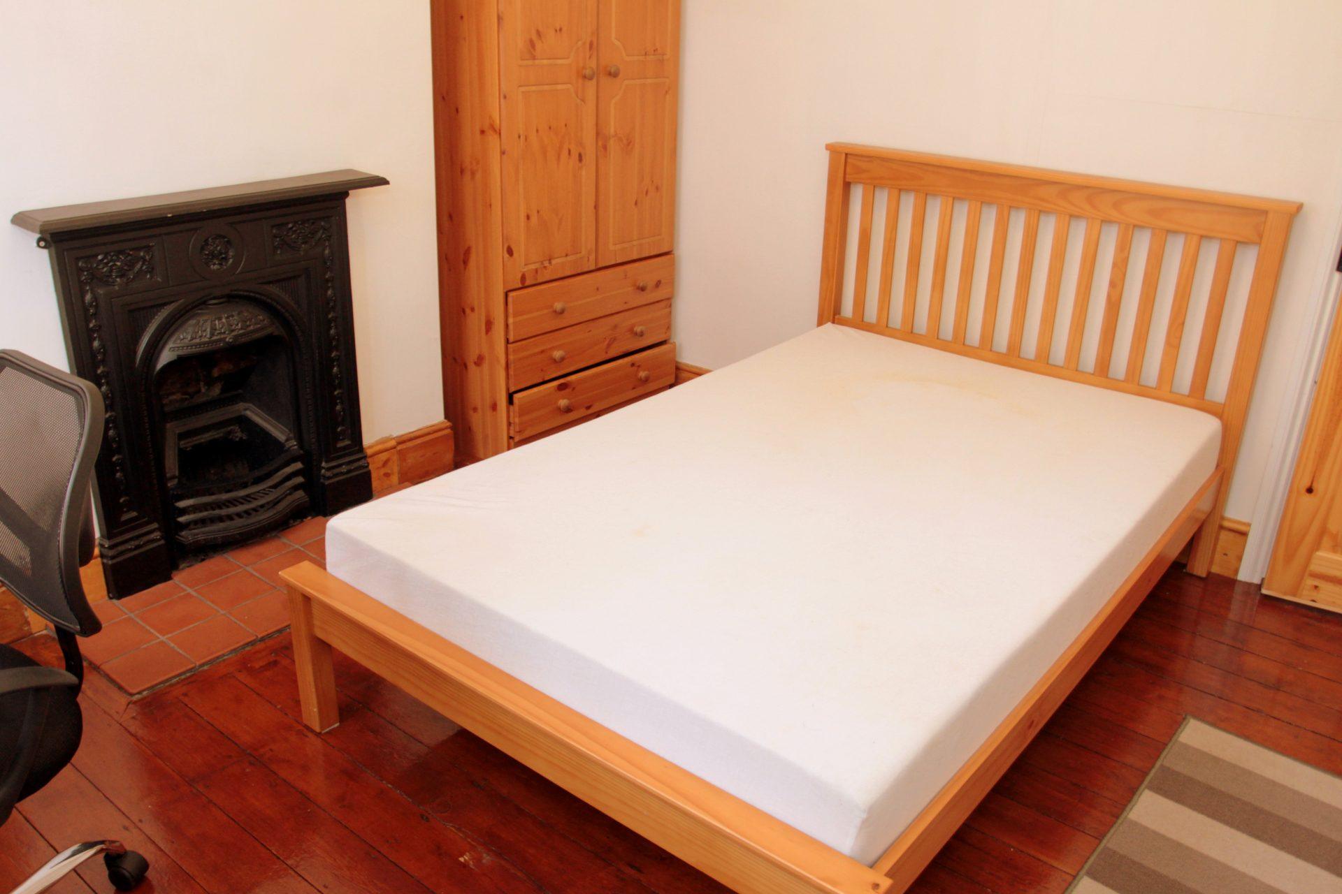 Flat Knighton Fields Road East in Leicester