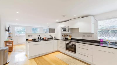 Flat Hillmarton Road in Greater London
