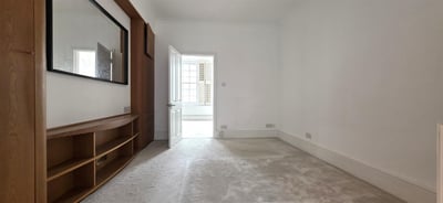 Flat Downshire Hill in Greater London