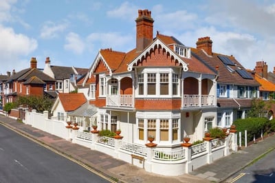 Flat De Courcel Road in Brighton