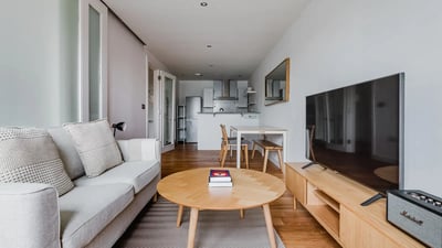 Flat Russell Gardens in Greater London