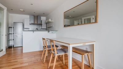 Flat Russell Gardens in Greater London