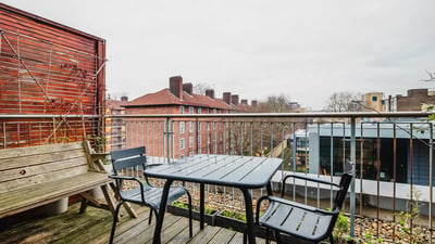 Flat Russell Gardens in Greater London