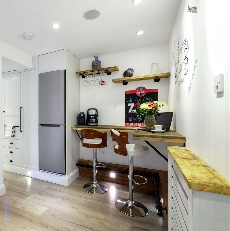 Flat Villiers Road in Slough