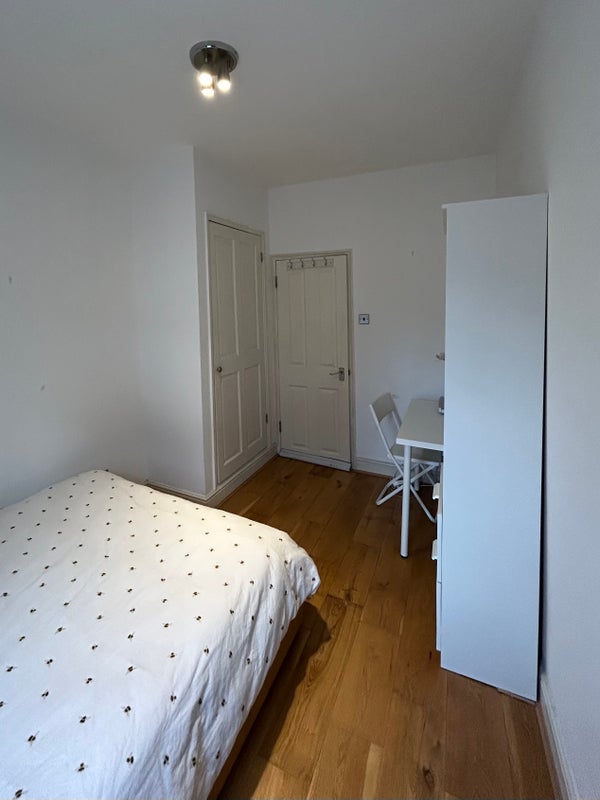 Room Windmill Street in Greater London
