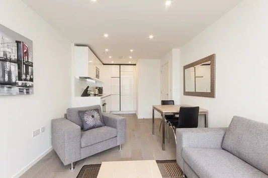 Flat Lever Street in Greater London