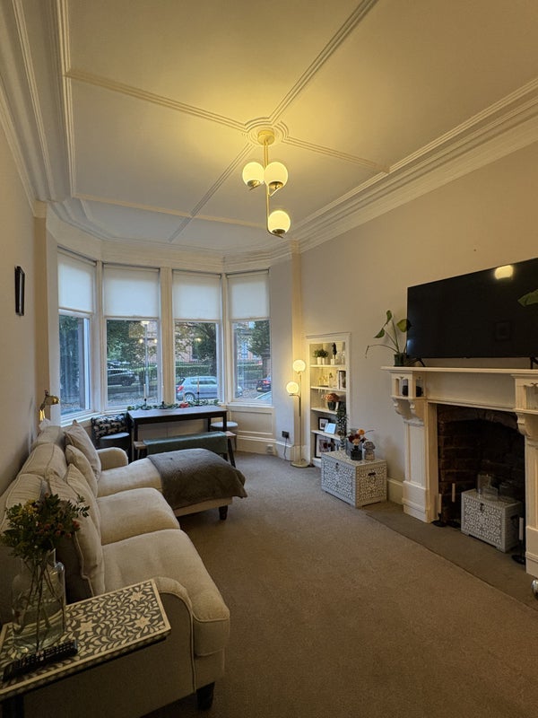 Room Dumbarton Road in Glasgow
