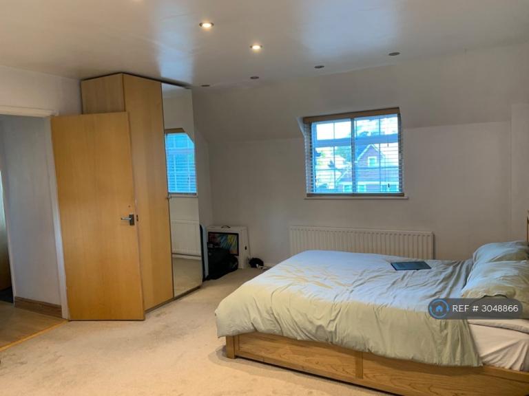 Flat Home Farm in Warwick