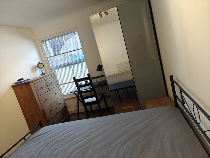 Room Ensign Street in Greater London